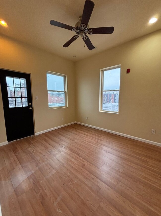 Photo - 2113 E Huntingdon St Apartment