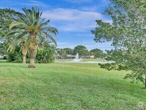 Building Photo - 9264 Vista Del Lago
