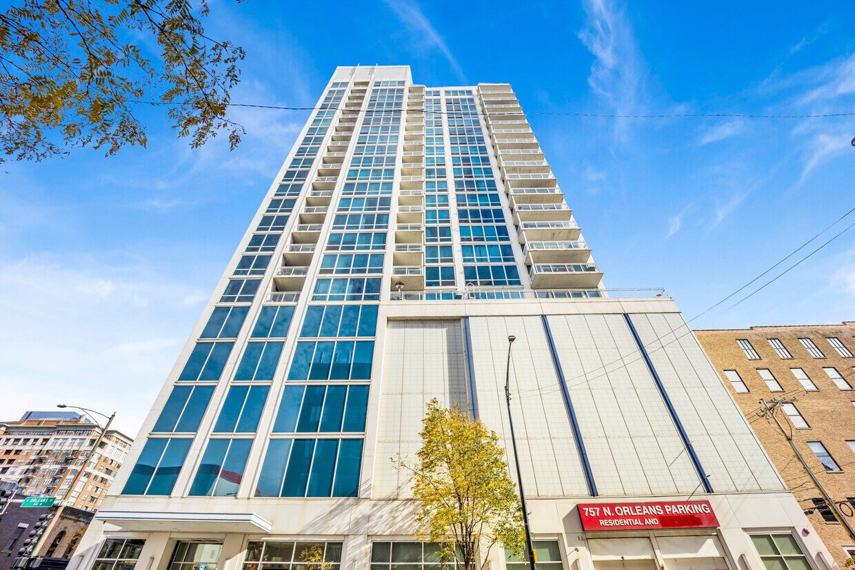 Foto principal - 757 N Orleans St