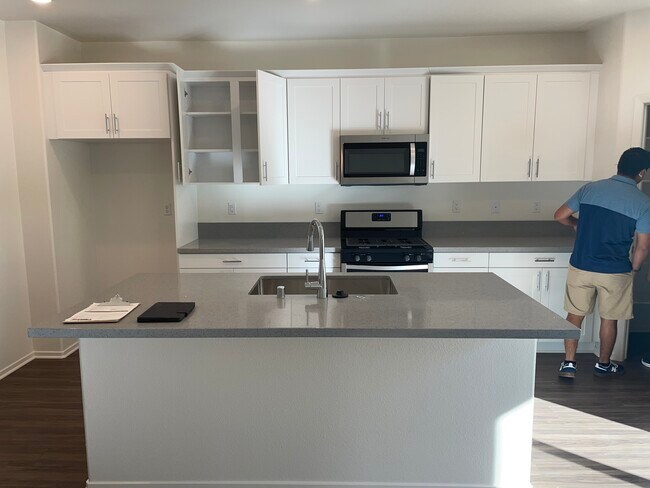 Cocina - 969 W Jasmine Way