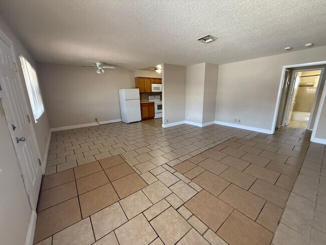 Foto del edificio - Charming One-Bedroom / One-Bath Apartment!