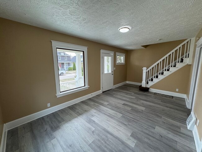 Building Photo - 1915 11th St