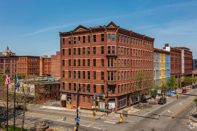 Esquina exterior - The Hive @ 151