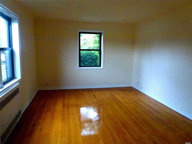 Building Photo - 73 Hilbert St