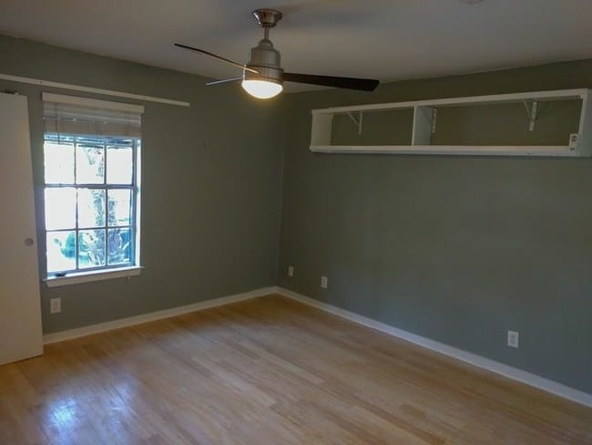Building Photo - 2303 East Side Dr