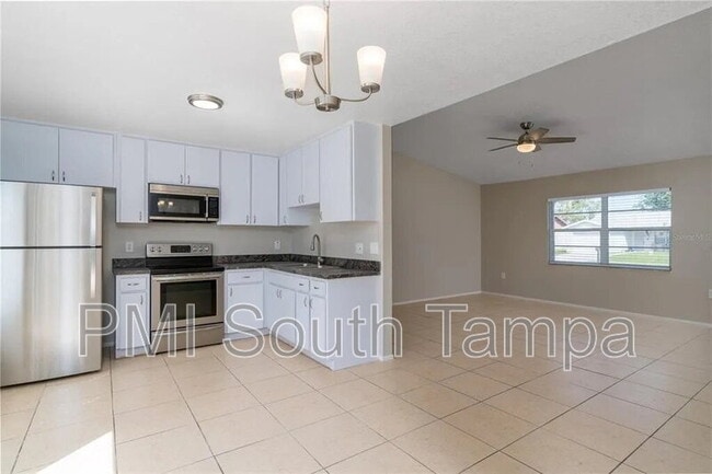 Foto del edificio - 1020 Pine Ridge Cir