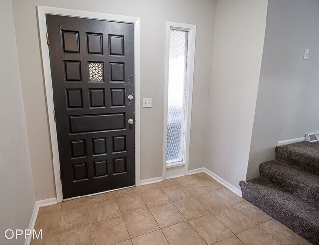 Building Photo - 5 br, 3.5 bath House - 15243 Shirley St
