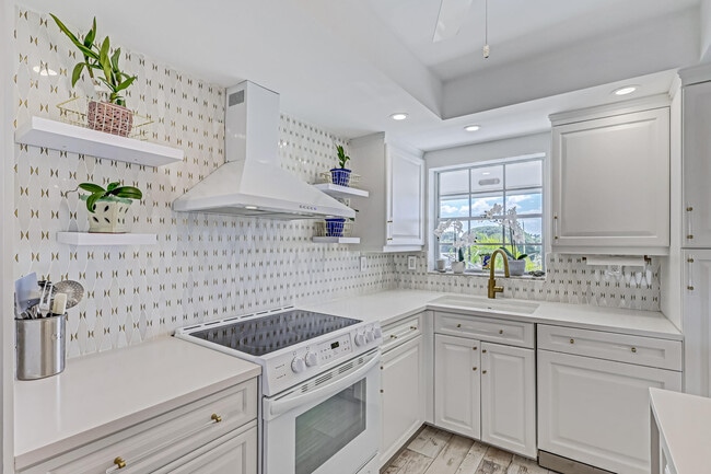 Building Photo - 1130 Sugar Sands Blvd