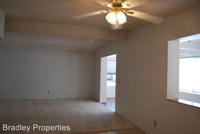 Building Photo - 3 br, 2 bath House - 4934 Sioux
