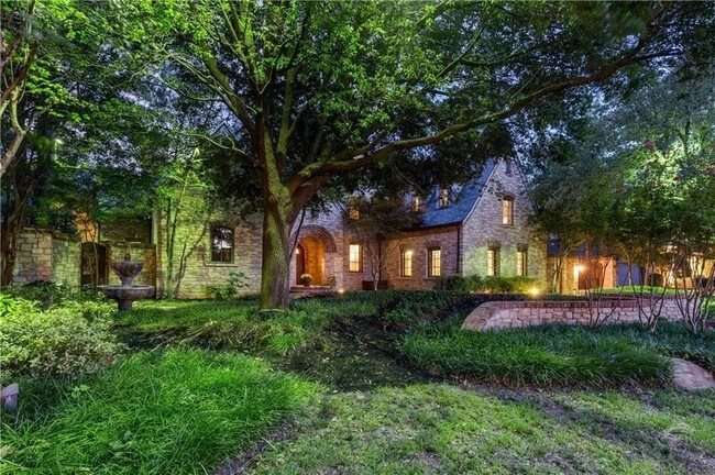 Foto del edificio - 4502 Shadywood Ln