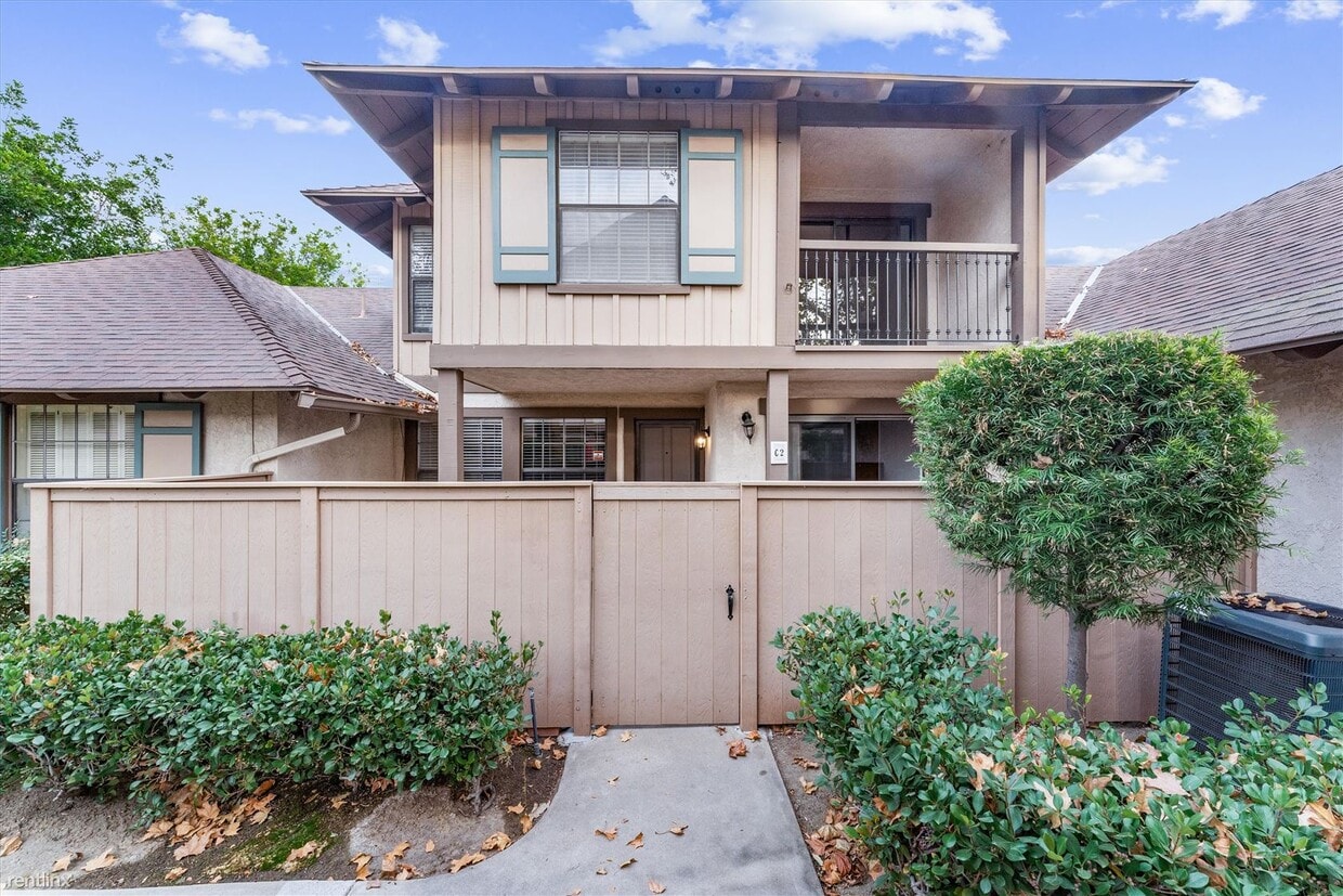 2 br, 1.5 bath Townhome 444 South Tustin... Townhome Rentals in