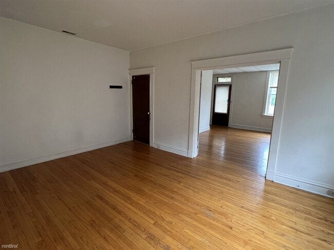 Building Photo - 1 br, 1 bath Duplex - 3724 Winnebago Stree...