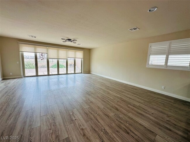 Building Photo - 962 Whitworth Ave