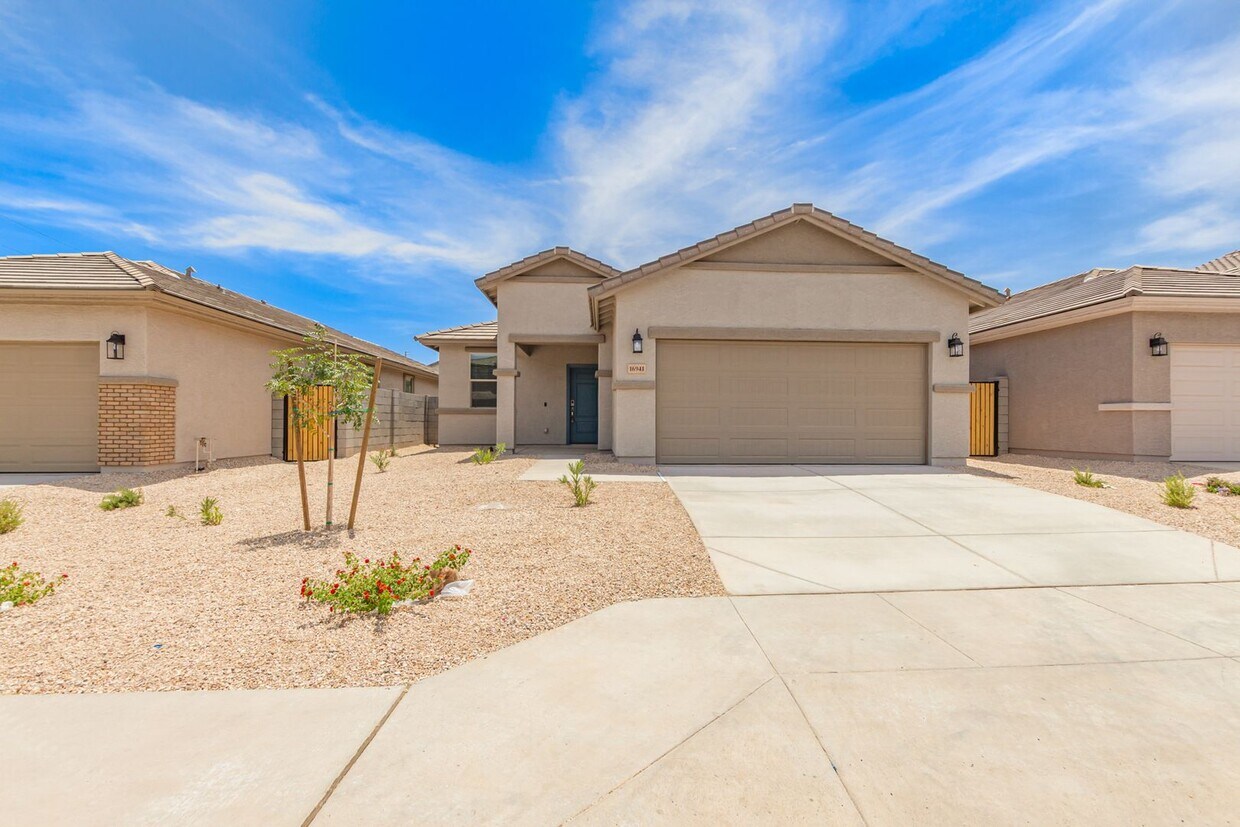 Foto principal - NEW CONSTRUCTION HOME WITH 3 BED/2 BATH + ...