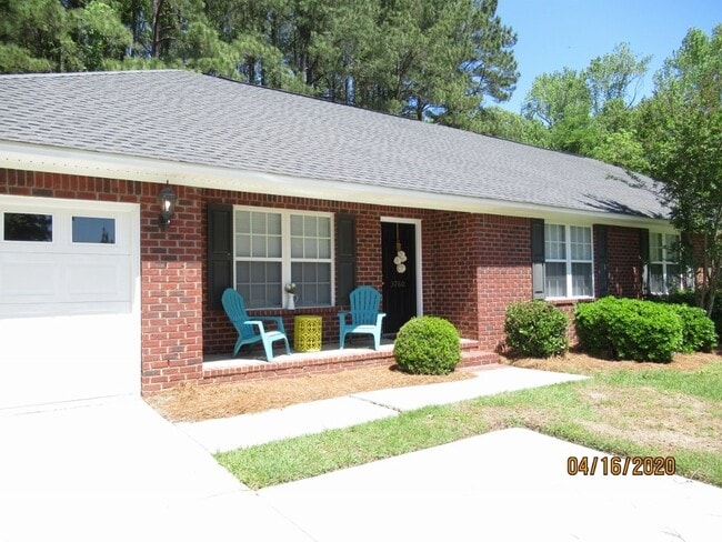 Building Photo - 3760 Beacon Dr