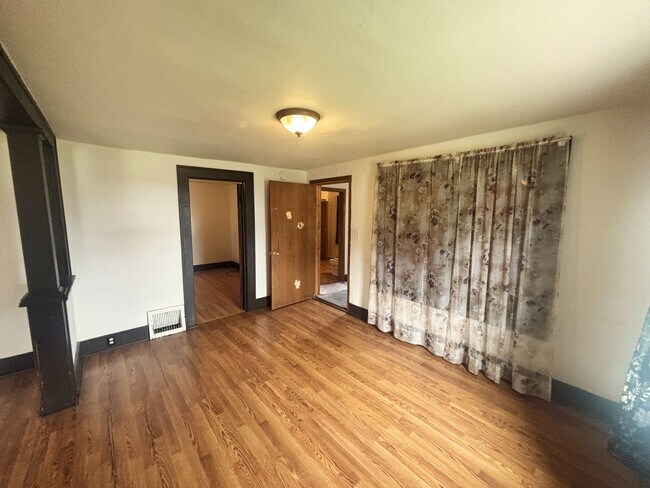 Foto del edificio - 922-924 Caledonia Street