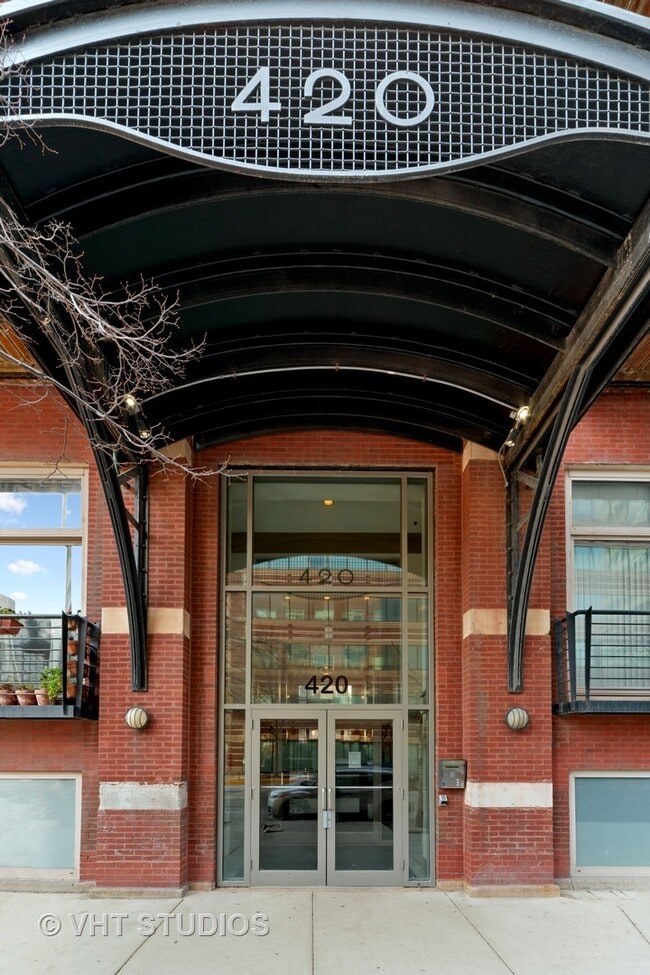 Foto del edificio - 420 S Clinton St