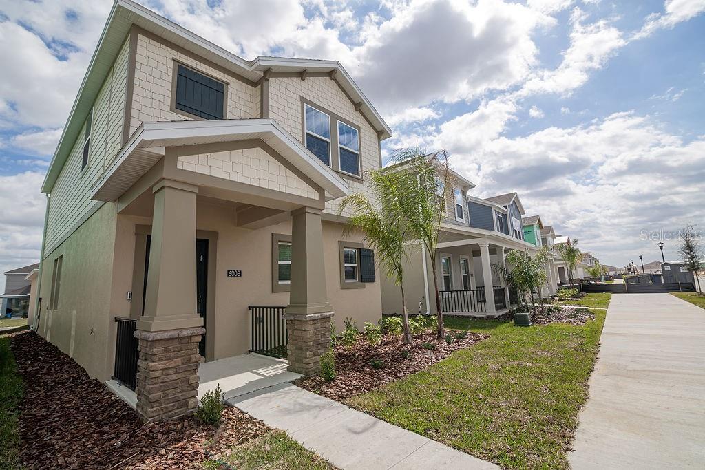 Foto principal - 6008 Blissful St