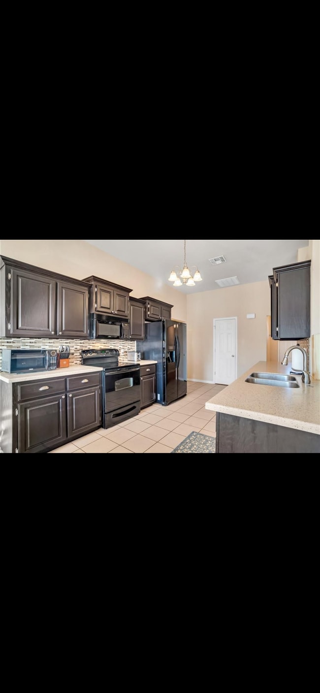 Building Photo - 1509 Sommerset Pl