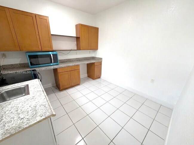 Foto del edificio - 601 NE 180th St