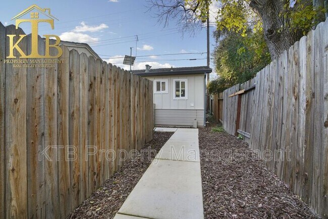 Foto del edificio - 5207 Tucson Cir