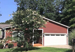 Building Photo - 12 Loblolly Ln