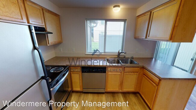 Building Photo - 3 br, 1.5 bath House - 1907 Melrose St