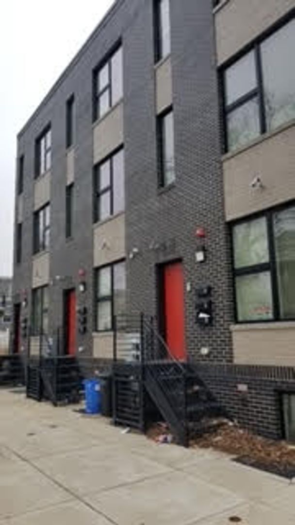 Foto del edificio - 2037 N College Ave