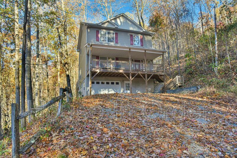 1133 Utah Mountain Rd, Waynesville, NC 28785 House Rental in
