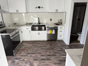 Building Photo - 3 Keller Ave