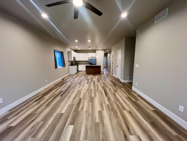 Foto del edificio - 3 Bedroom New Build Available Now!