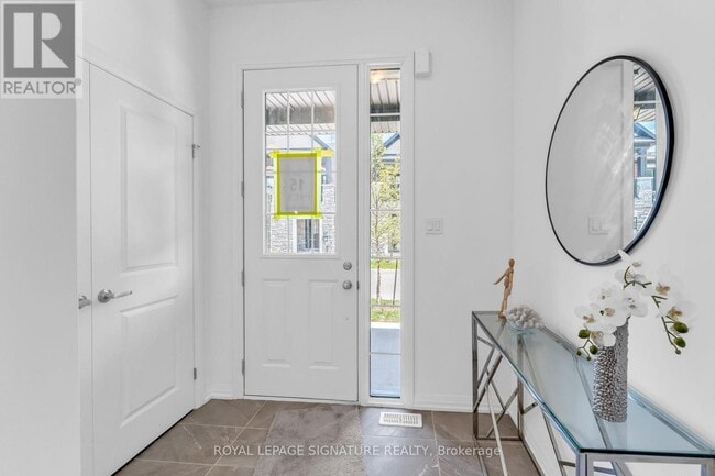 Building Photo - 7453 Baycrest Cmn