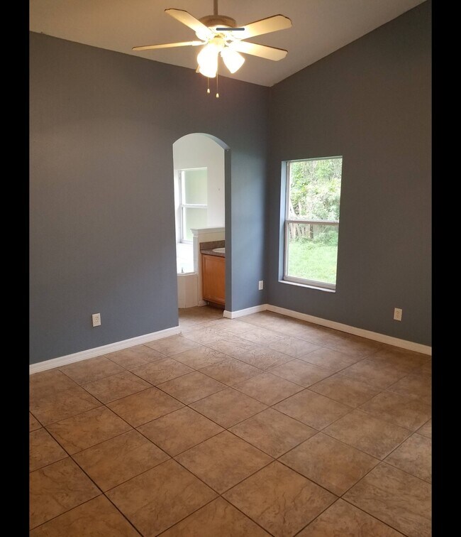 Building Photo - 12624 Sophiamarie Loop