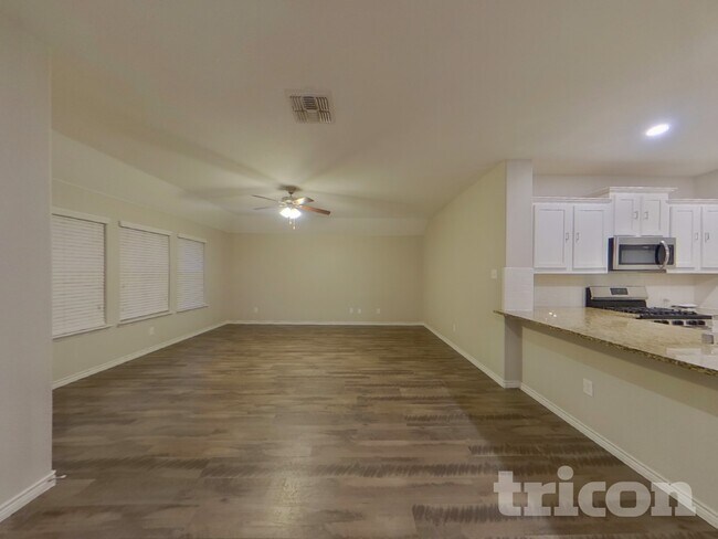 Foto del edificio - 657 Bassett Hall Rd