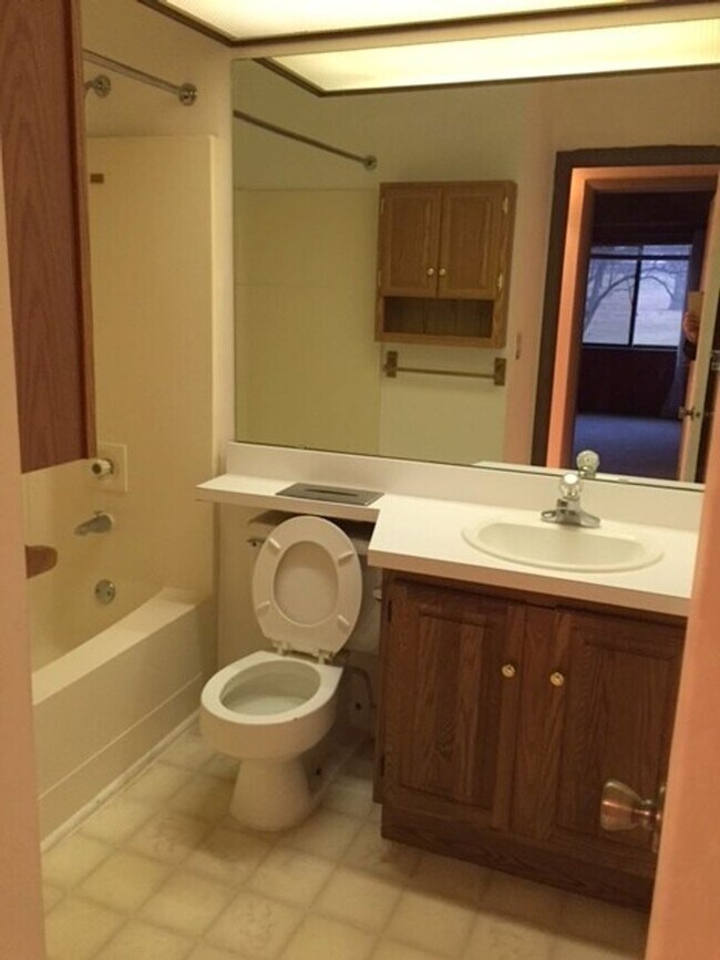 Foto del edificio - Amite condo available August!