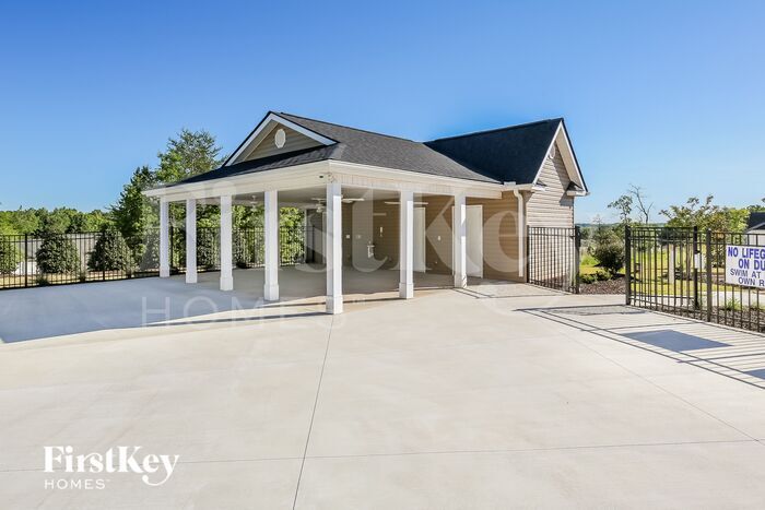 Primary Photo - 423 Stonefence Dr