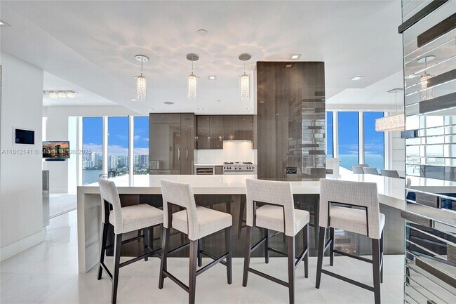 Building Photo - 17875 Collins Ave