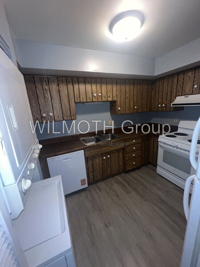 Foto del edificio - 1310 Millerwood Dr