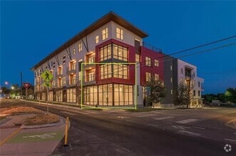 Building Photo - 2213 Poquito St