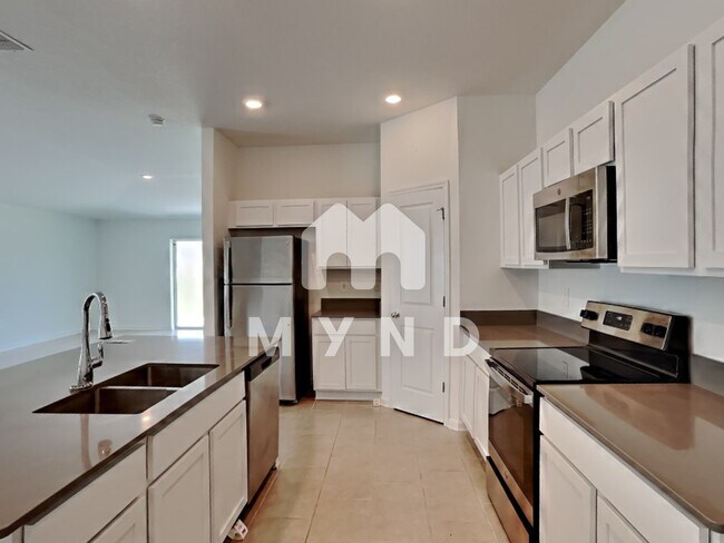Foto del edificio - 4007 Tug Hill Ln