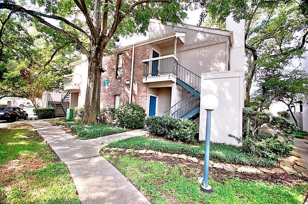 Primary Photo - 7950 N Stadium Dr