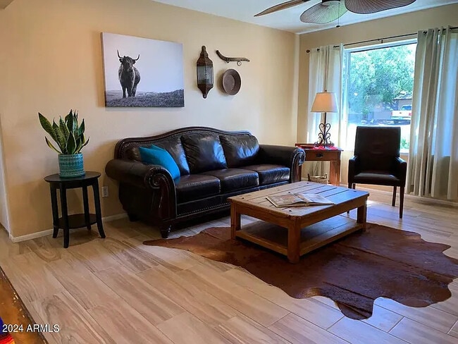 Building Photo - 3018 S Dromedary Dr