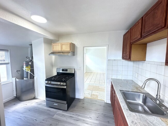 Building Photo - Ready For Move in~ 2BEDS/1BATH HOUSE FOR RENT WITH NEW UPDATES!