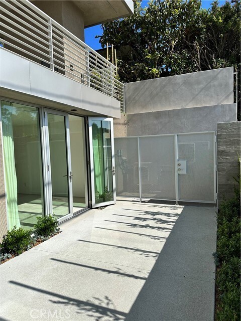 Building Photo - 1158 N Redondo Ave