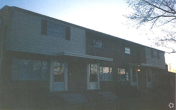 Building Photo - 4953-4959 Fairway Ct