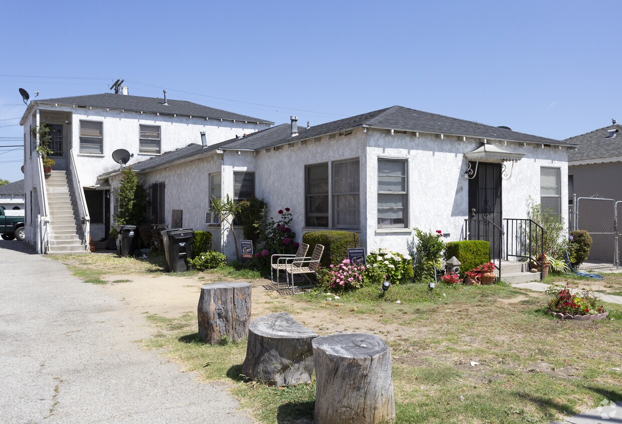 Primary Photo - 1710 S La Brea Ave