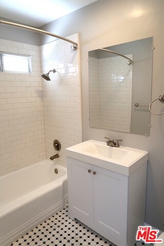 Building Photo - 473 Normandie Pl