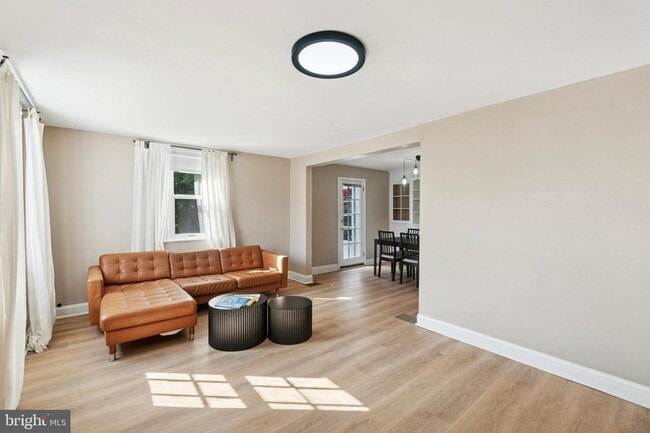 Building Photo - 614 Wises Mill Rd