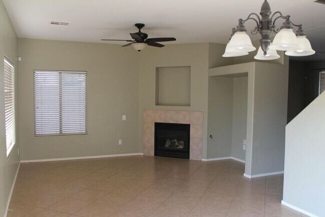 Photo - Beautiful 3 Bedroom, 2.5 Bath Home w/Open Floor Plan and Loft! Large Backyard with Fire Pit! Wash...