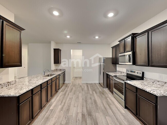 Building Photo - 1102 Treeta Trail